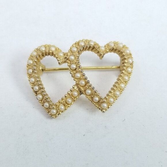 Vintage Double Heart Brooch, Faux Pearl Gold Tone Setting Lapel Pin, Sweetheart - Picture 1 of 5
